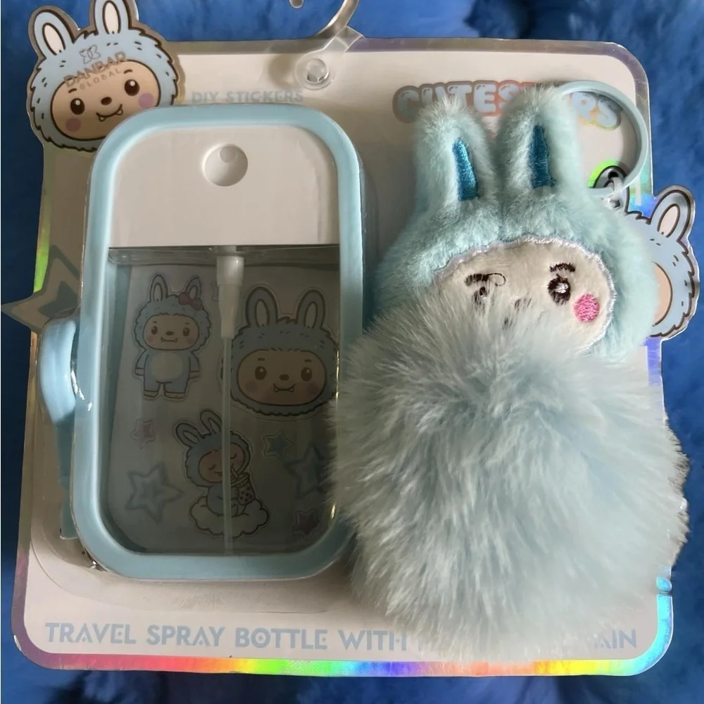 Cute refillable travel spray bottle set with plush bunny keychain  💙